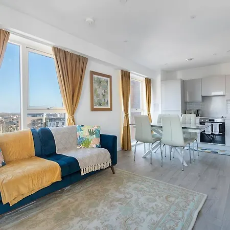 Luxury Effra Gardens, Canning Town 6 3Bdr 2Bth